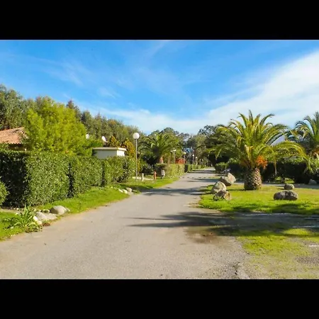 Four - 150 M From The Apartment *