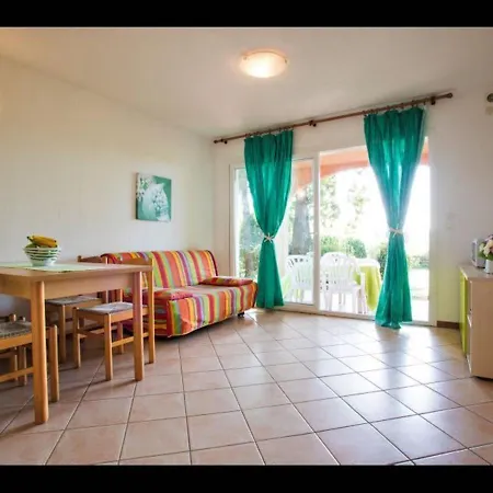 For 8 People With 2 Bathrooms, On The Sea Apartment *