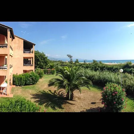 For 8 People With 2 Bathrooms, On The Sea Apartment