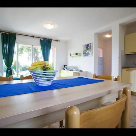 Four - 150 M From The * Ghisonaccia