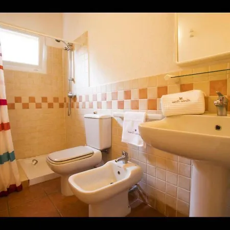For 8 People With 2 Bathrooms, On The Sea