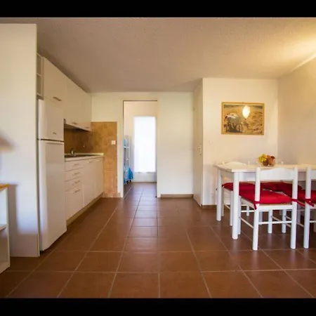 For 8 People With 2 Bathrooms, On The Sea Apartment *