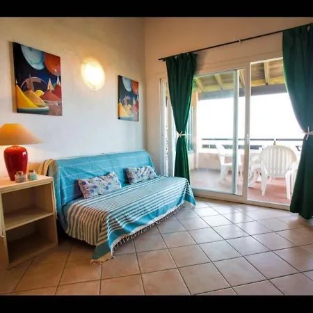For 8 People With 2 Bathrooms, On The Sea Apartment *