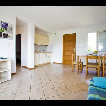 For 8 People With 2 Bathrooms, On The Sea *